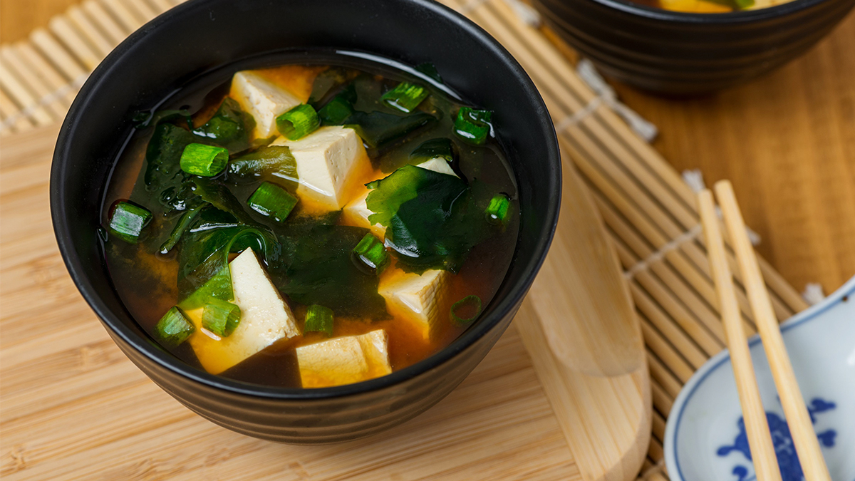 Học người Nhật cách dùng gia vị nấu súp miso