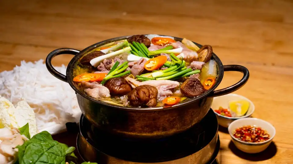 Cách Nấu Lẩu Gà Sa Tế Siêu Đơn Giản Tại Nhà | Trí Việt Phát Foods